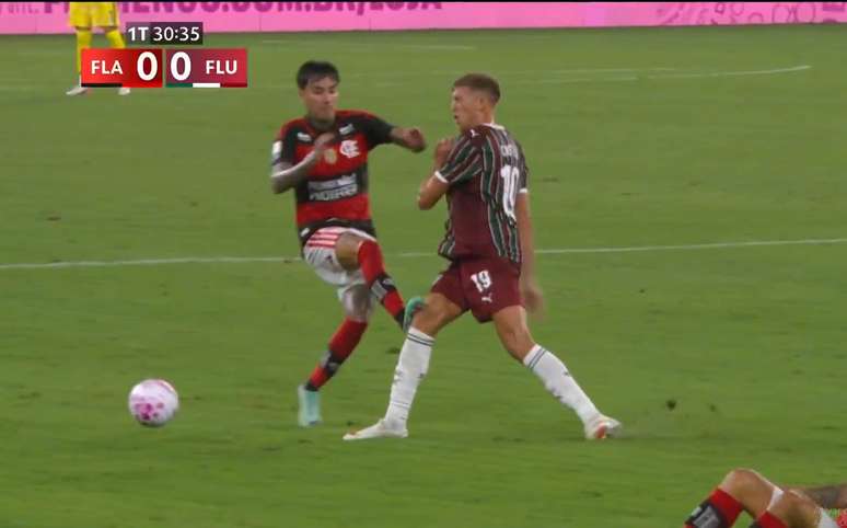 Pulgar acertou a sola no joelho de Castillo &ndash;