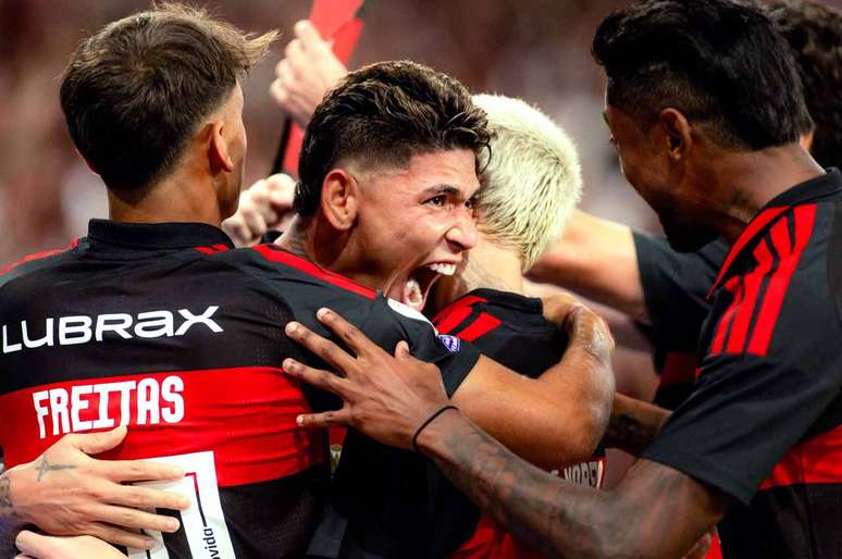 Carrascal marcou o gol da vit&oacute;ria do Flamengo sobre o Fluminense &ndash;