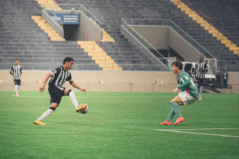 Em jogo movimentado, Atl&eacute;tico avan&ccedil;a para a pr&oacute;xima fase do Braisleir&atilde;o sub-17 &ndash;