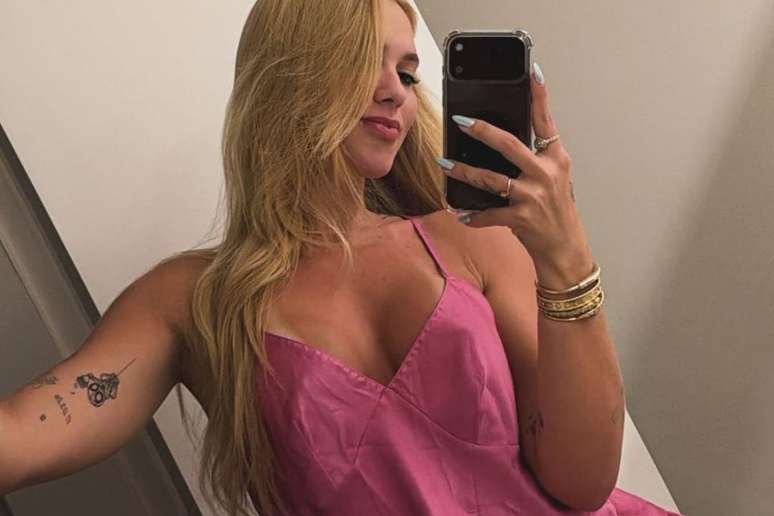 Virginia Fonseca posa foto de pijama antes de dormir