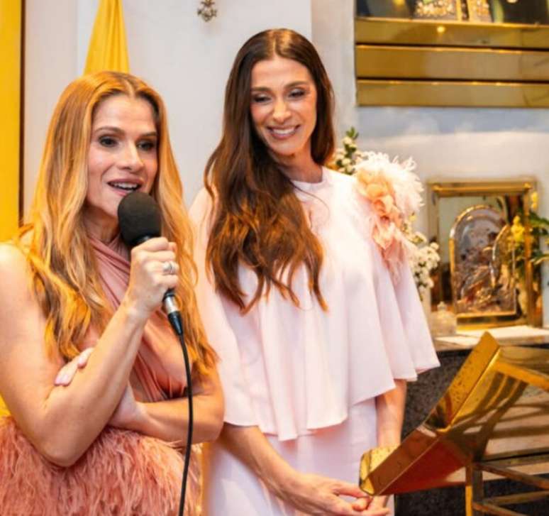 As atrizes Ingrid Guimar&atilde;es e M&ocirc;nica Martelli s&atilde;o as madrinhas da campanha do Outubro Rosa em 2026