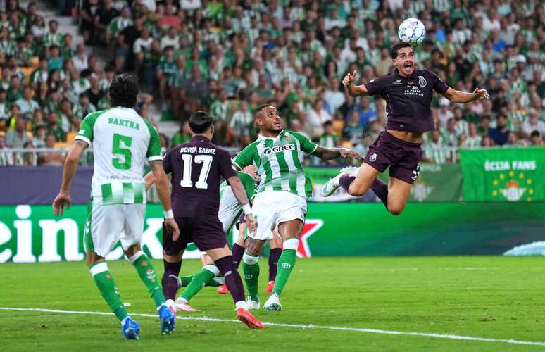 Jogo entre Betis e Porto teve chuva de gola&ccedil;os e duas viradas &ndash;