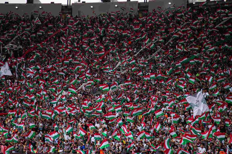 Torcida do Fluminense preparou mais uma festa com bandeiras &ndash;