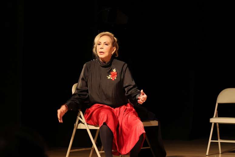 Arlete Salles caracterizada como Eul&aacute;lia