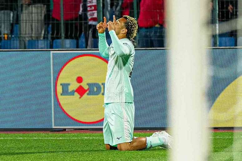 Brunner marcou o primeiro gol do Monaco na partida &ndash;