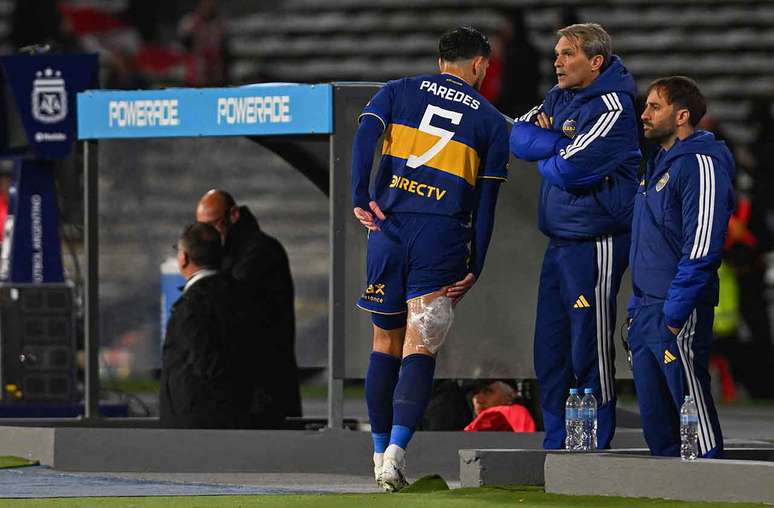 Paredes come&ccedil;ou a tratar de les&atilde;o muscular logo depois de ser substitu&iacute;do contra o Instituto &ndash;