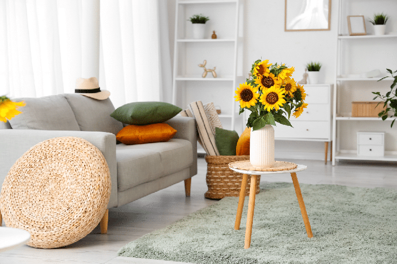 Mudar os m&oacute;veis de lugar e retirar objetos sem fun&ccedil;&atilde;o definida s&atilde;o op&ccedil;&otilde;es simples para deixar os ambientes mais livres e funcionais 