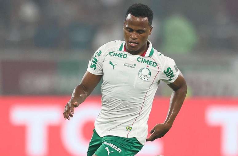 Arias em a&ccedil;&atilde;o com a camisa do Palmeiras diante do Fluminense no Maracan&atilde; &mdash;