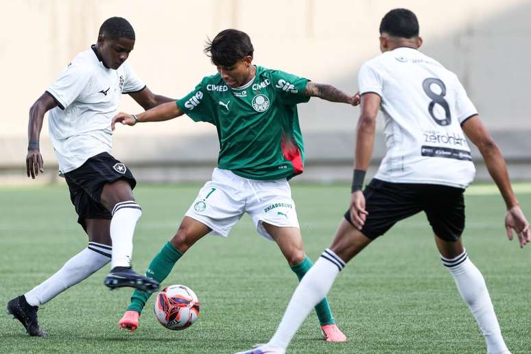 Palmeiras sai em vantagem na s&eacute;rie &ndash;