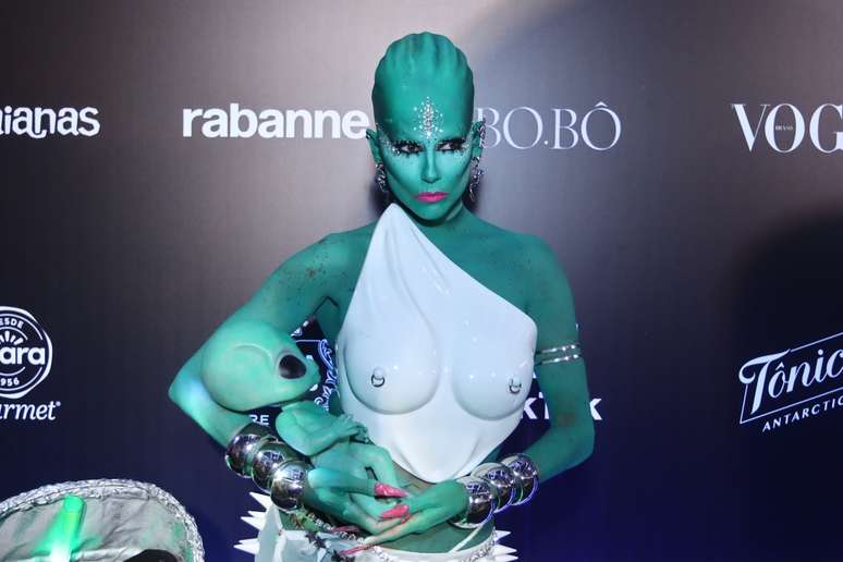 Deborah Secco no Baile da Vogue de 2024