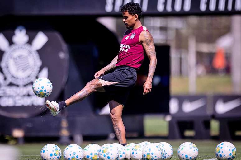 Allan durante treinamento do Corinthians na temporada &ndash;