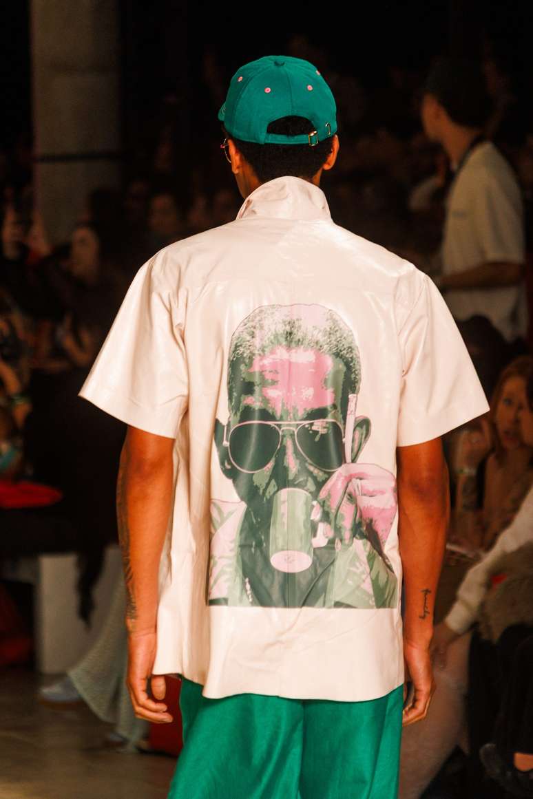 Desfile da Santa Resist&ecirc;ncia 