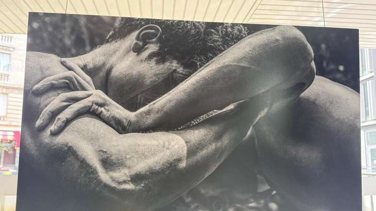 A exposi&ccedil;&atilde;o procura dar espa&ccedil;o &agrave;s reflex&otilde;es de quem vive nos territ&oacute;rios e produz imagens a partir de suas pr&oacute;prias experi&ecirc;ncias. Imagem de Edgar Xakriab&aacute;. Em 14/10/26