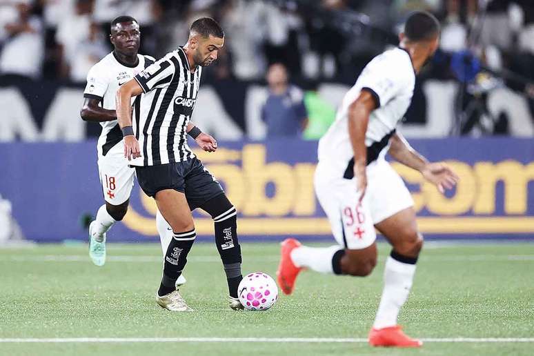 Ziyech &eacute; uma das novidades na janela de meio de ano &ndash;
