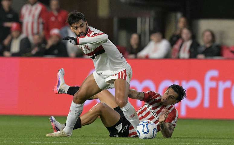 Estudiantes e Flamengo ficaram no 0 a 0 em La Plata &ndash;