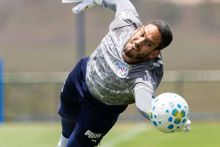 Goleiro Ronaldo em treino da &uacute;ltima sexta (16/10) &ndash;