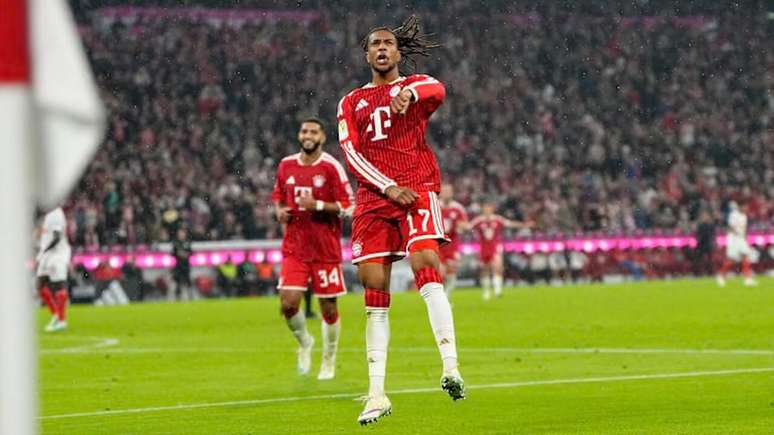 Olise deixou o dele na Allianz Arena-