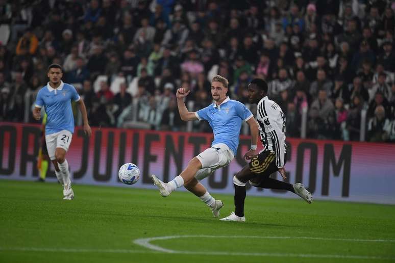 Lazio venceu a Juventus fora de casa e segue na vice-lideran&ccedil;a da Serie A &ndash;