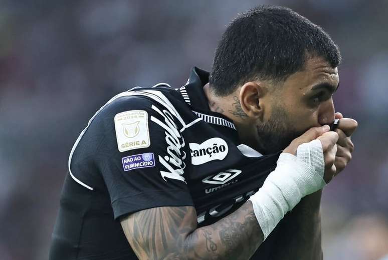 Gabigol voltou a estufar a rede contra o Fluminense pelo Brasileir&atilde;o &ndash;