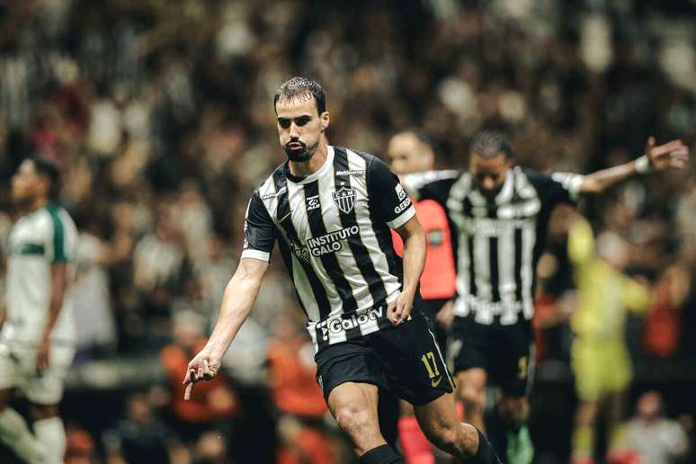 Igor Gomes feste o gol da vit&oacute;ria sobre o Coritiba &ndash;
