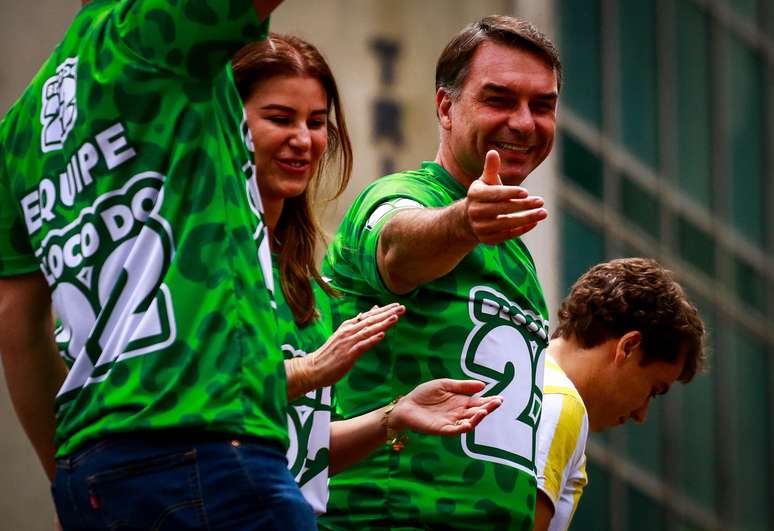 Fl&aacute;vio Bolsonaro (PL) em ato com apoiadores na Avenida Paulista, em S&atilde;o Paulo