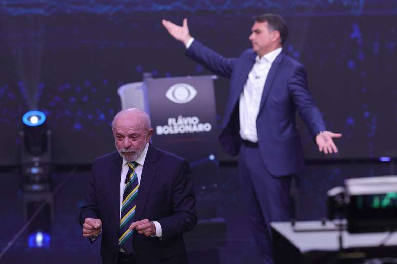 Debate marcado por confonto sem mendi&ccedil;&atilde;o foi considerado "ca&oacute;tico" por analistas pol&iacute;ticos