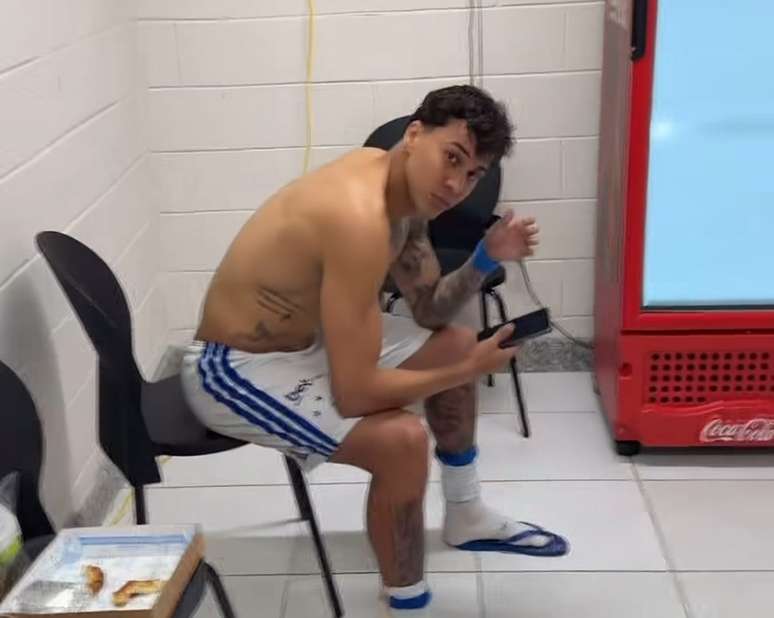 Kaio Jorge na sala de antidoping ap&oacute;s derrota para o Galo na Copa do Brasil &ndash;