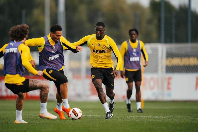 Dortmund chega pressionado por resultados &ndash;