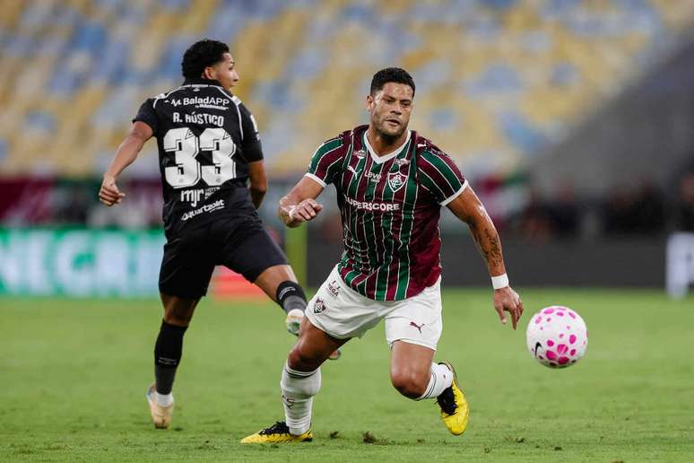 Hulk em a&ccedil;&atilde;o pelo Fluminense no confronto com o Santos no Maracan&atilde; &ndash;