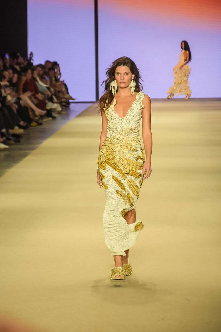 Isabeli Fontana no desfile da Ammi 
