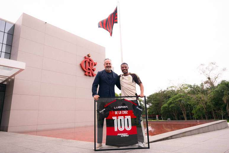 Nico De La Cruz completou 100 jogos pelo Flamengo &ndash;