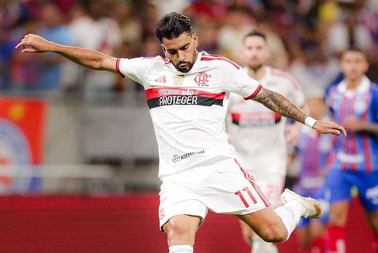 Lucas Paquet&aacute; vira vice-artilheiro do Flamengo na temporada &ndash;