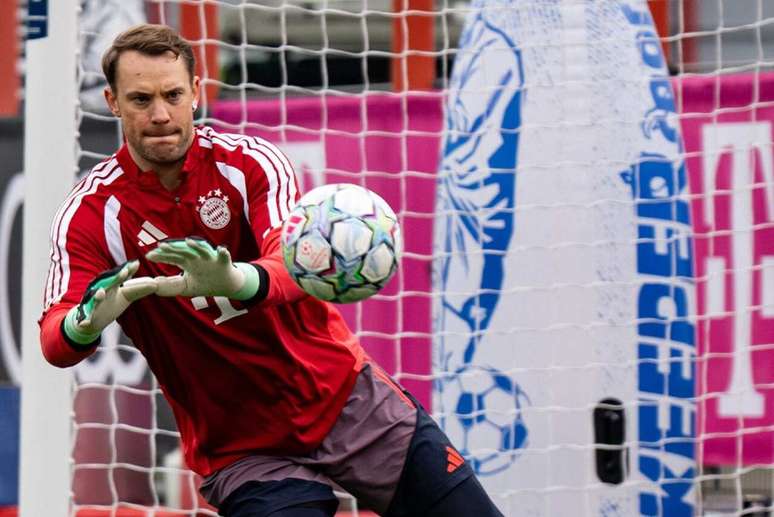 Neuer durante treinamento do time alem&atilde;o &ndash;