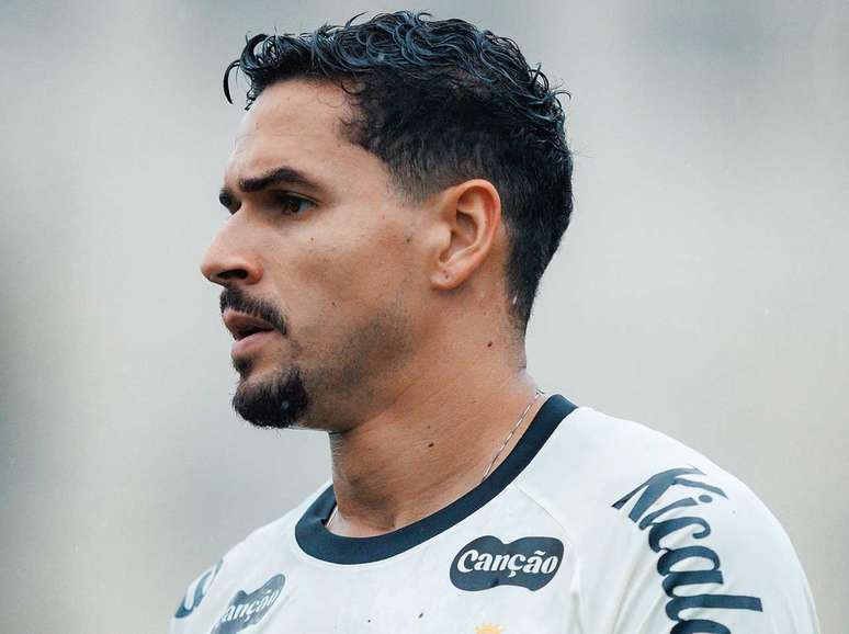 Les&atilde;o de Lucas Ver&iacute;ssimo&nbsp; abriu lacuna na defesa do Santos &ndash;