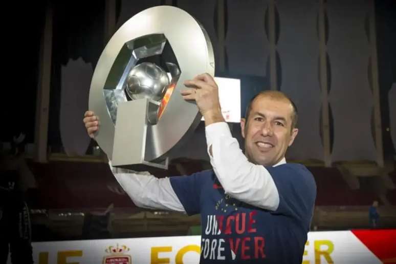 Leonardo Jardim ajudou Monaco a vencer a Ligue 1 em 2016/17 &ndash;