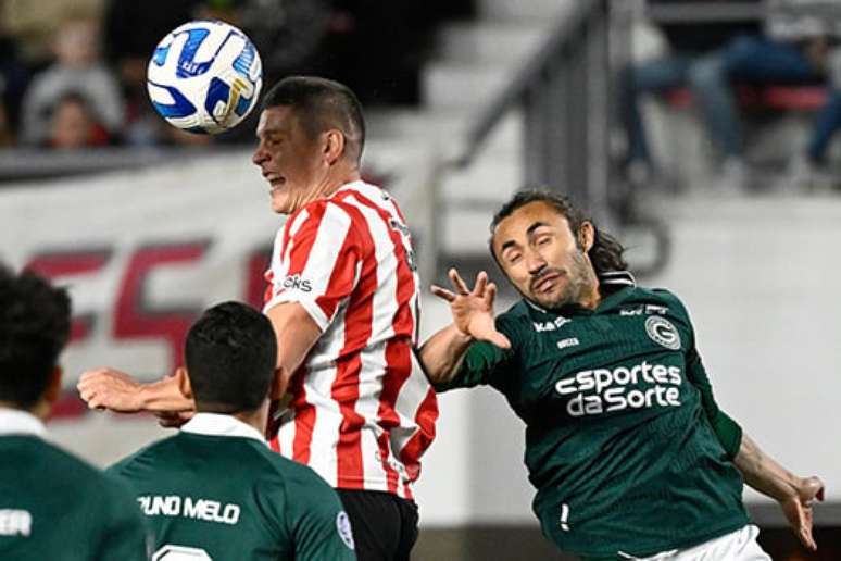 Guido Carrillo em a&ccedil;&atilde;o contra o Goi&aacute;s, pela Sul-Americana de 2023 &ndash;
