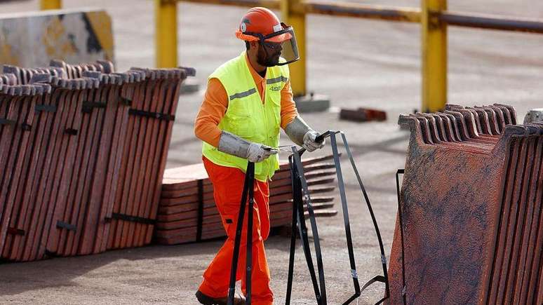 Atividade essencial para a economia chilena, a minera&ccedil;&atilde;o registrou dr&aacute;stica queda no m&ecirc;s de agosto