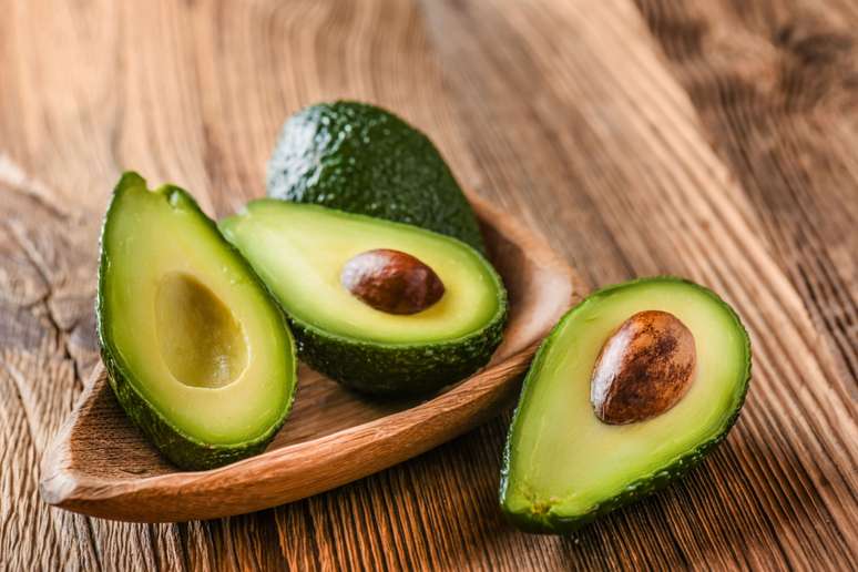 O abacate cont&eacute;m nutrientes que ajudam a proteger as c&eacute;lulas contra o estresse oxidativo 