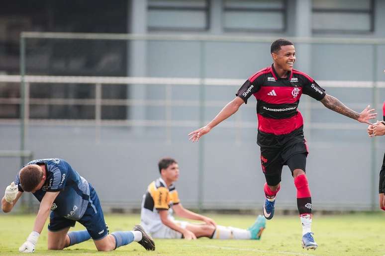 Flamengo goleou na ida por 4 a 1, no CT do Ninho do Urubu &ndash;