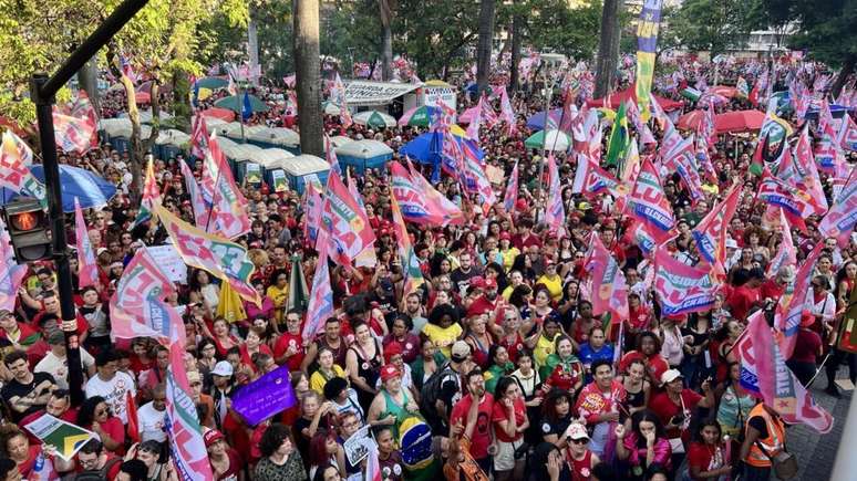 Evento com Lula partiu da Pra&ccedil;a Rui Barbosa, no centro da capital mineira. (22/10/2026)