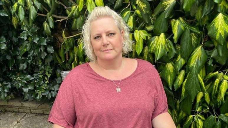 Clare recomendou que qualquer pessoa com sintomas procure um m&eacute;dico para ser examinada