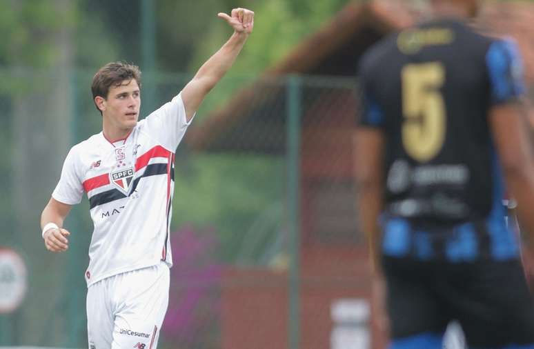 S&atilde;o Paulo aplica goleada sobre o Uni&atilde;o Araguainense, em Cotia &ndash;