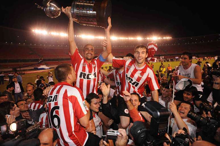 Ver&oacute;n ergue Copa Libertadores de 2009 em pleno Mineir&atilde;o &ndash;