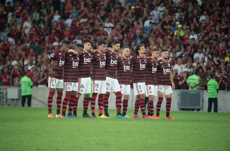Maracan&atilde; lotado presenciou primeira disputa de p&ecirc;naltis do Flamengo na Libertadores &ndash;
