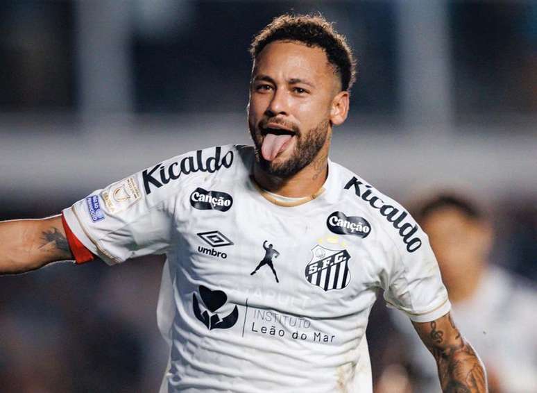 Atualmente no Santos, Neymar se envolveu em um acidente de carro quando estava no Barcelona, em 2016 &ndash;