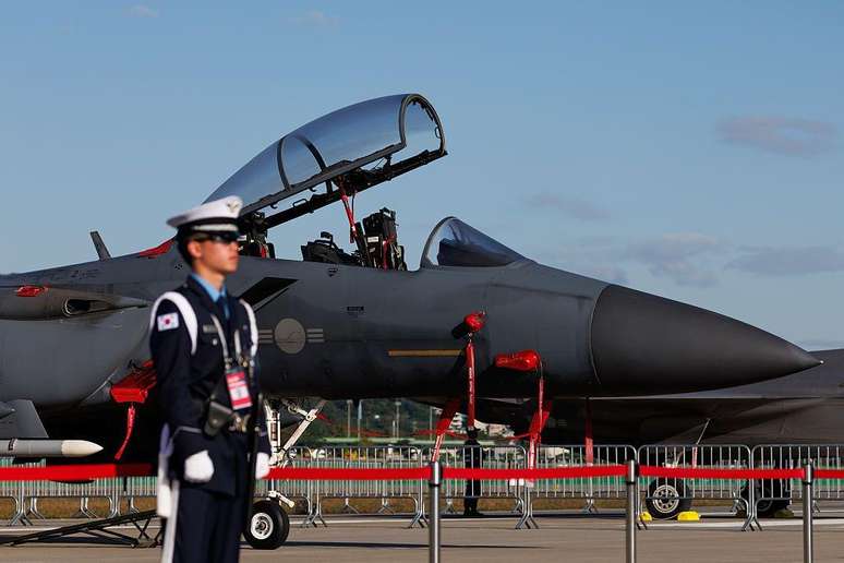 A Coreia do Sul det&eacute;m claras vantagens no seu poderio a&eacute;reo e tecnologia militar, segundo especialistas, mas a Coreia do Norte possui armas nucleares e seu arsenal de m&iacute;sseis &eacute; maior que o de Seul