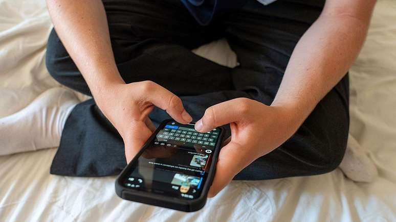 Os &oacute;rg&atilde;os reguladores australianos investigam poss&iacute;veis viola&ccedil;&otilde;es &agrave; proibi&ccedil;&atilde;o das redes sociais para crian&ccedil;as no pa&iacute;s