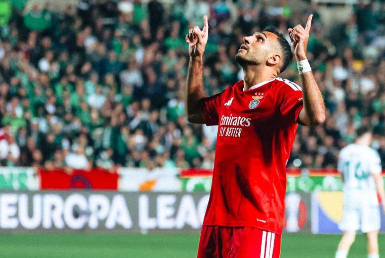 Pavlidis comemora o gol marcado no triunfo portugu&ecirc;s no Chipre &ndash;