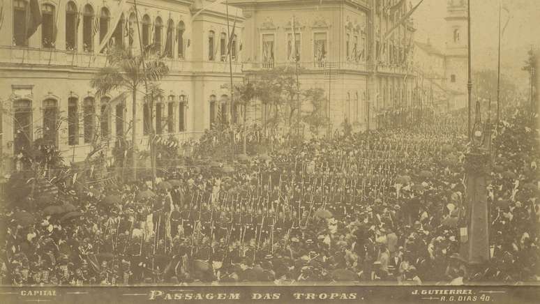 Festejos do quinto anivers&aacute;rio da Proclama&ccedil;&atilde;o da Rep&uacute;blica e posse de Prudente de Morais, que sofreu um atentado