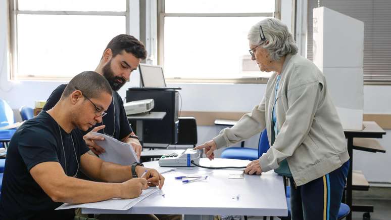 Participa&ccedil;&atilde;o dos idosos no eleitorado vai aumentar nas pr&oacute;ximas d&eacute;cadas